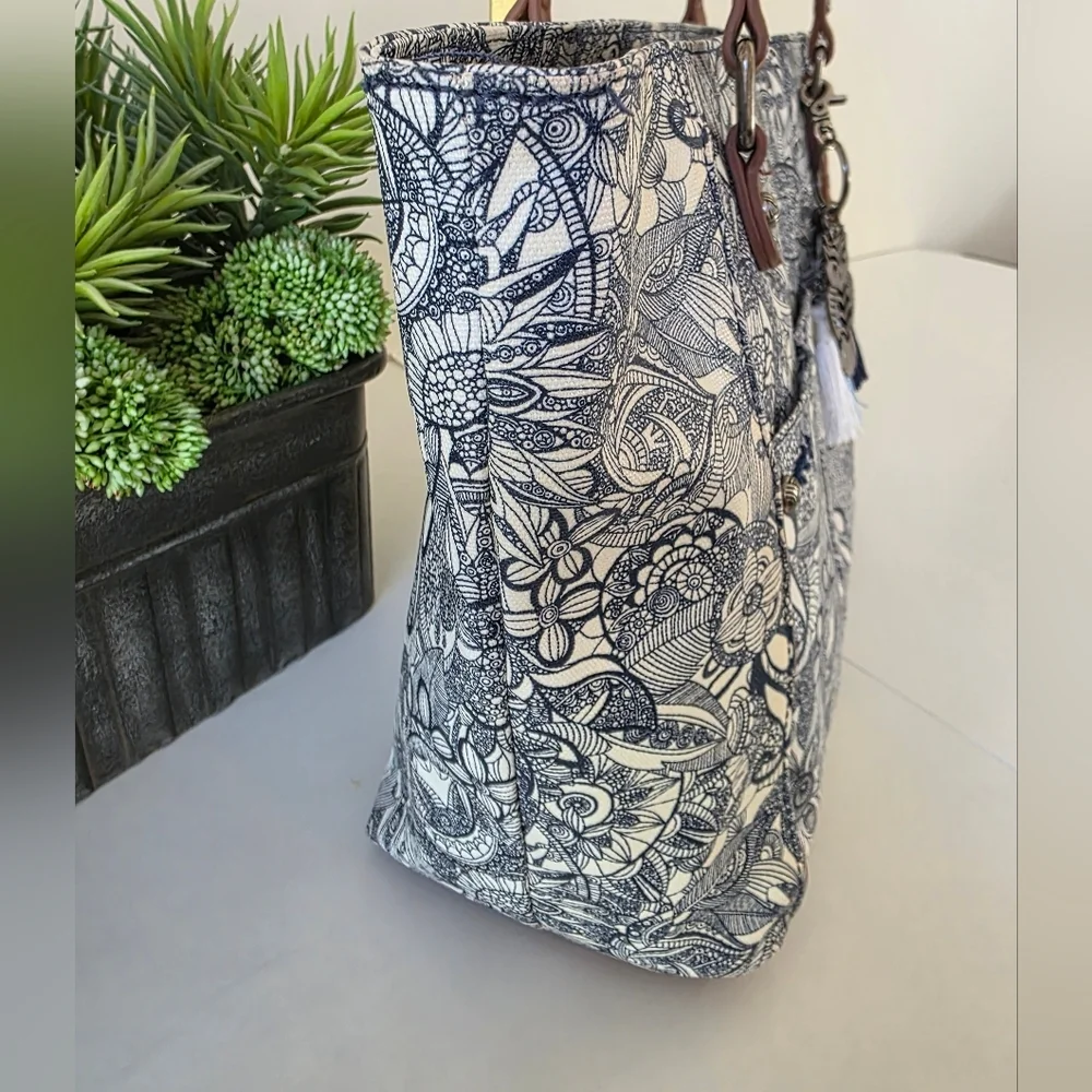 Sakroots metro tote